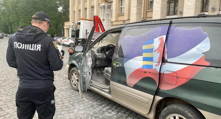 Мужчину, поджегшего автомобиль в центре Ужгорода, взяли под стражу