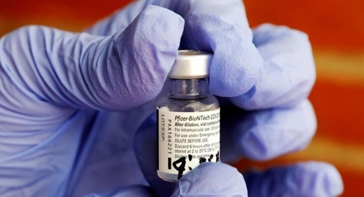 Глава Pfizer рассказал о возможностях новой версии COVID-вакцины