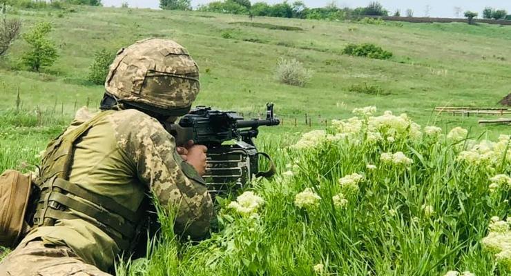 Ситуация на Донбассе: Боевики стреляли 6 раз и ранили военного