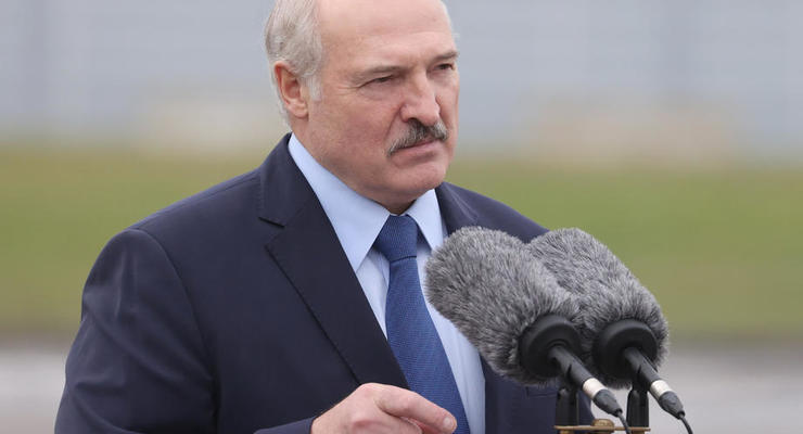 Лукашенко жестко ограничил работу СМИ