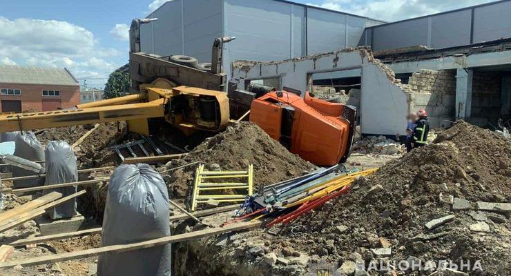 В Полтаве рухнул строительный кран: Один пострадавший