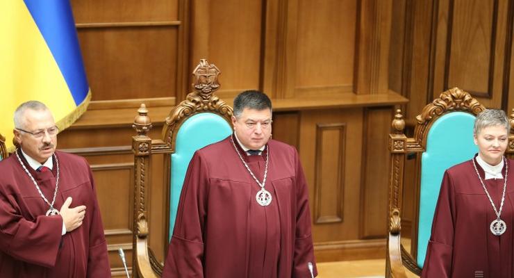 Суд закрыл два дела против экс-главы КСУ Тупицкого