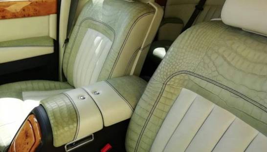 В Италии арестовали обитый кожей редкого крокодила Rolls-Royce из России