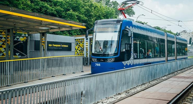 Скоростной трамвай на Борщаговку закроют до 15 августа
