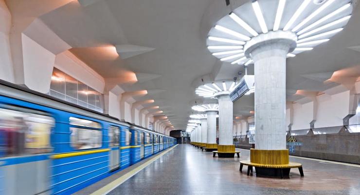 В Харькове иностранец бросился под поезд метро