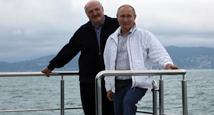 Россия отправит в Беларусь современное оружие, - Лукашенко