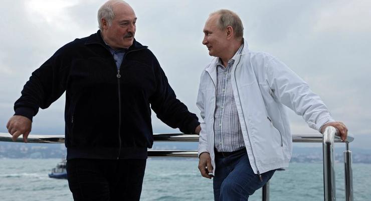 Лукашенко обсудил с Путиным полеты белорусских авиалиний в Крым