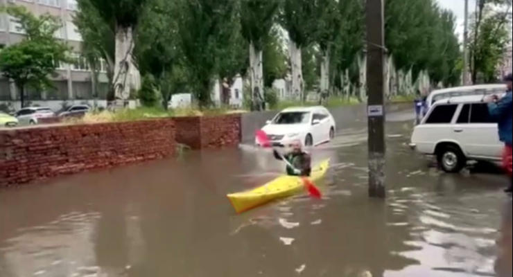 Города Украины затопило: Впечатляющие фото, видео
