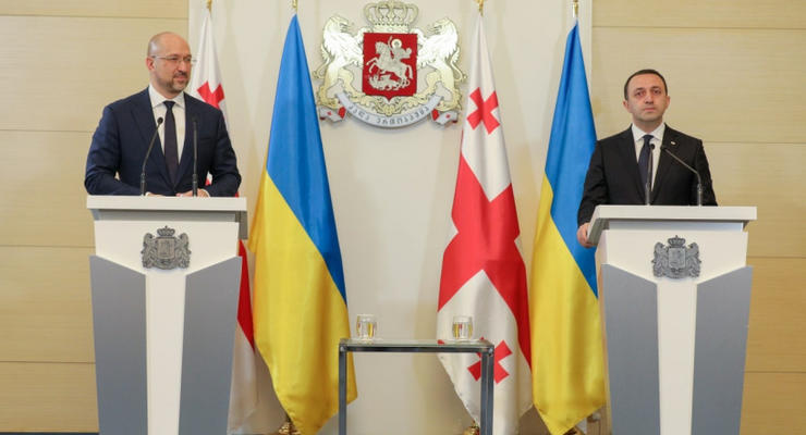 Украина и Грузия договорились о признании COVID-паспортов