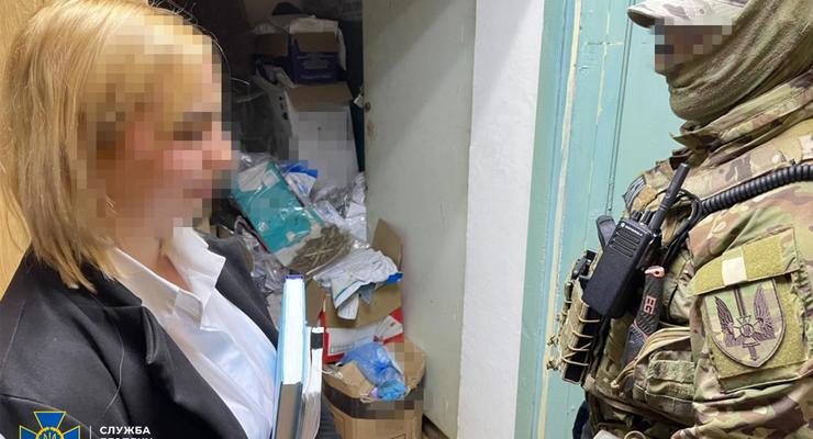 В Одессе полицейская торговала кокаином со склада вещдоков
