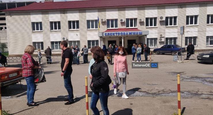 В Харькове ищут взрывчатку на заводе "Електроважмаш"