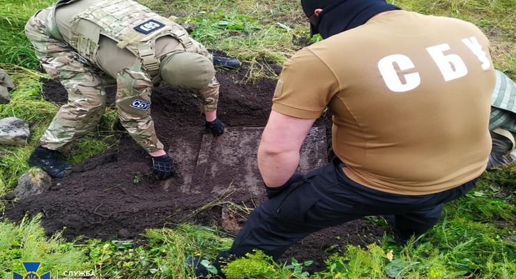 В Донецкой области нашли тайник снайпера "ДНР"