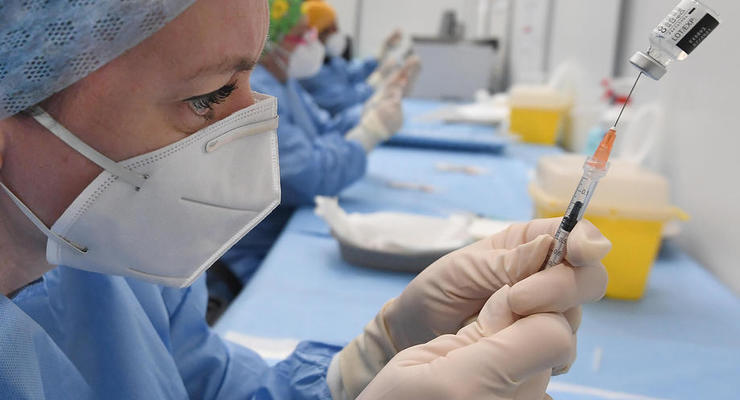 Украина получила новую партию вакцины Comirnaty от Pfizer