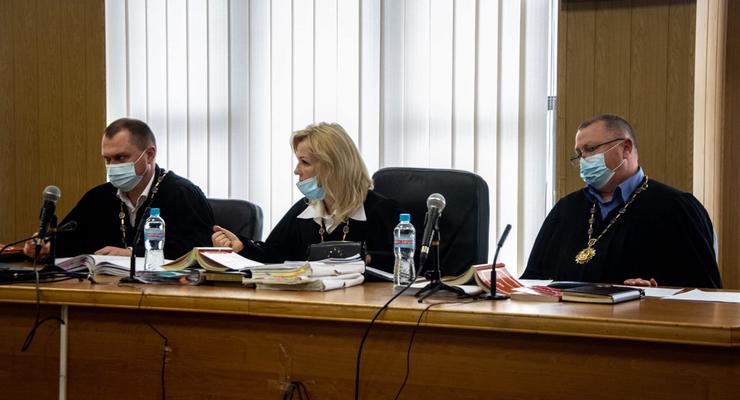 Двое судей, рассматривавших дело Стерненко, подали в отставку