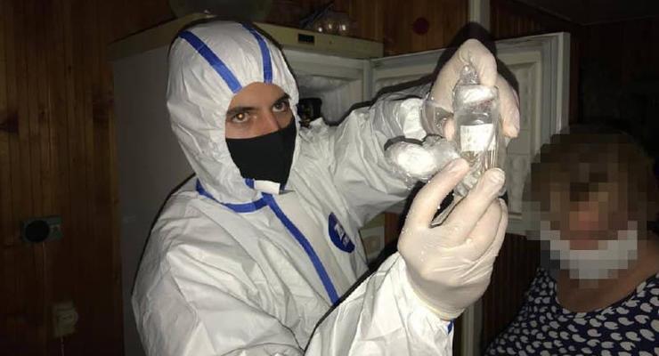 Работница института биотехнологий похитила пробирки с опасным вирусом