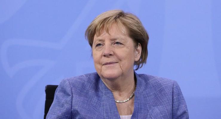 Меркель лично обсудит с Байденом спорные вопросы по "Северному потоку-2"
