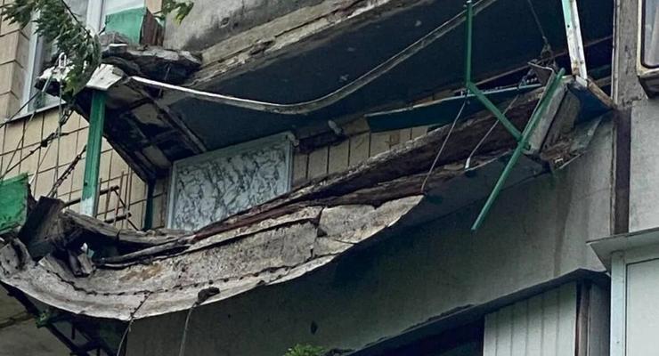 Устроили "огород": в Киеве обвалился балкон в многоэтажке