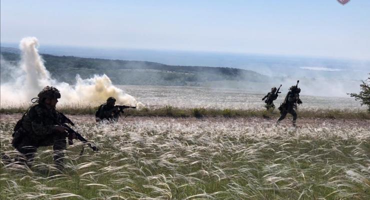 Сутки на Донбассе: девять обстрелов и смерть солдата