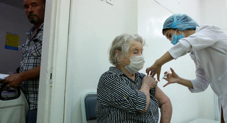 В Украине сделали больше 2 млн COVID-прививок