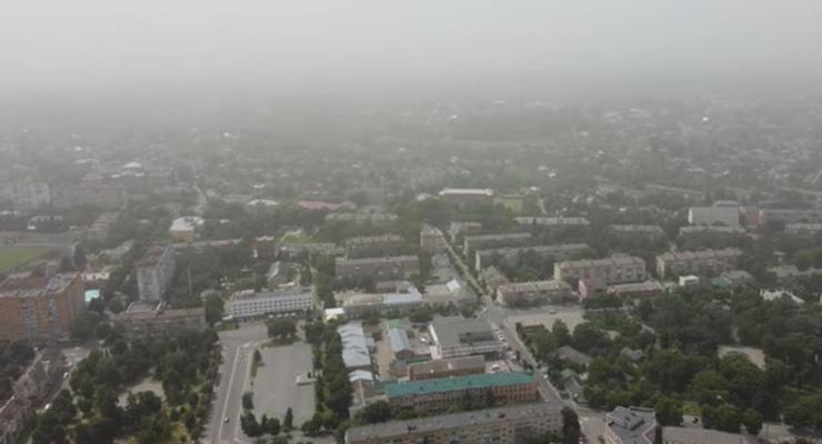 Небо Украины затянула пылевая завеса