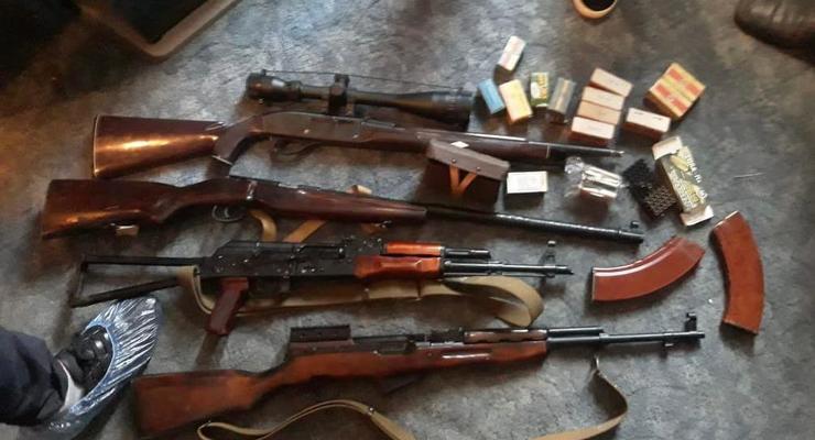 В Виннице "накрыли" банду торговцев оружием