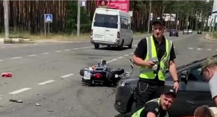 Страшная авария под Киевом: мотоциклист врезались в автомобиль