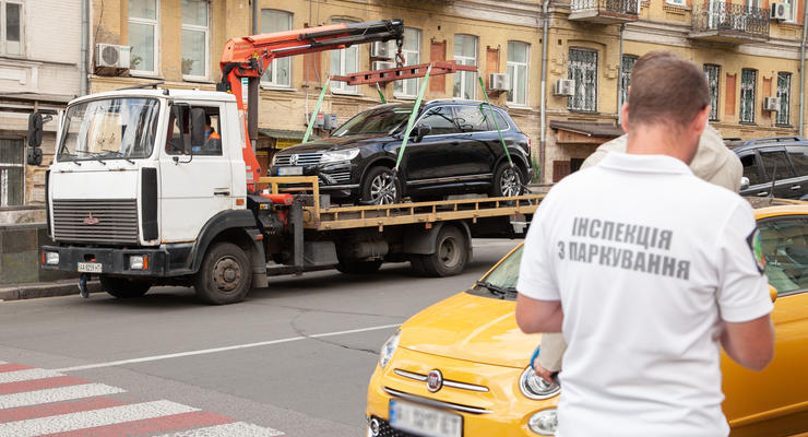 В Украине начнут штрафовать за парковку на местах для людей с инвалидностью