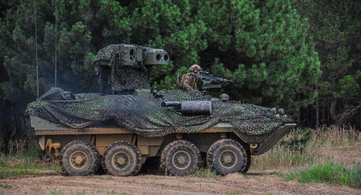 США впервые привезли в Украину противотанковый БТР