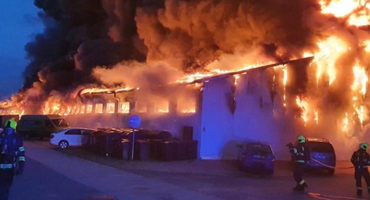 В Праге произошел крупный пожар в выставочном центре