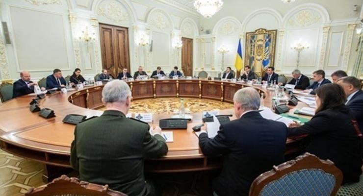 Под санкции СНБО попали 100 украинцев из "черного" списка США