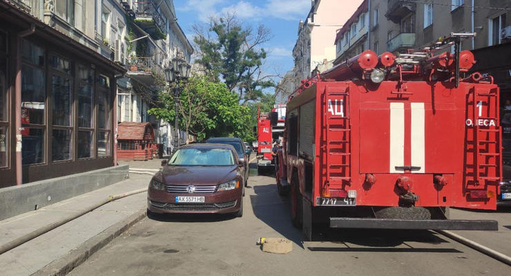 В Одессе произошел пожар в жилом доме, есть пострадавшие