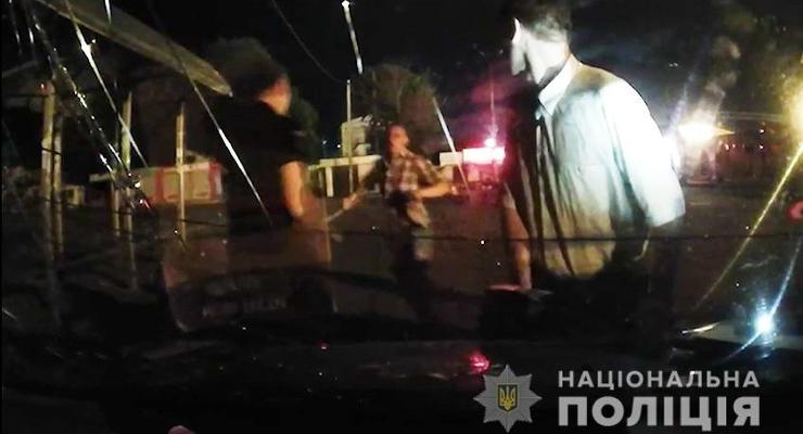 На Киевщине мужчина напал на полицейских