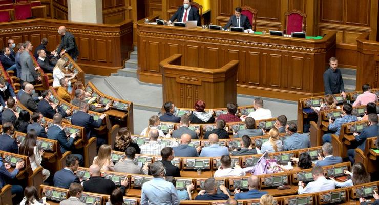 Лишь 19,5% украинцев доверяют партиям – опрос