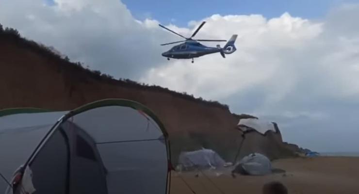 На Одесчине вертолет бизнесмена едва не покалечил отдыхающих на пляже