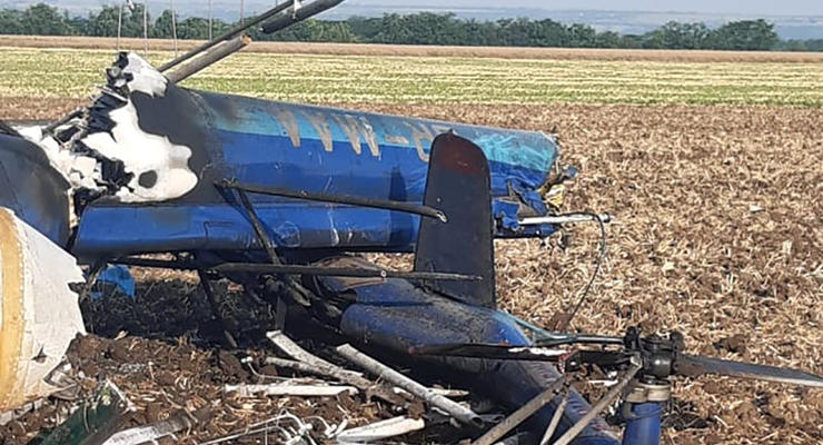 В Николаевской области упал вертолет: фото с места крушения