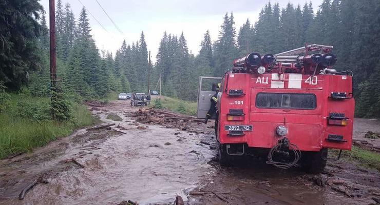 Спасатели показали последствия схода селевых потоков на Закарпатье