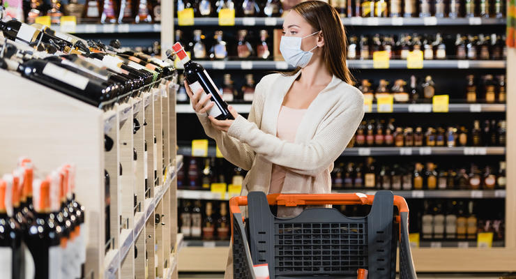 Рада может запретить продажу алкоголя и сигарет в супермаркетах