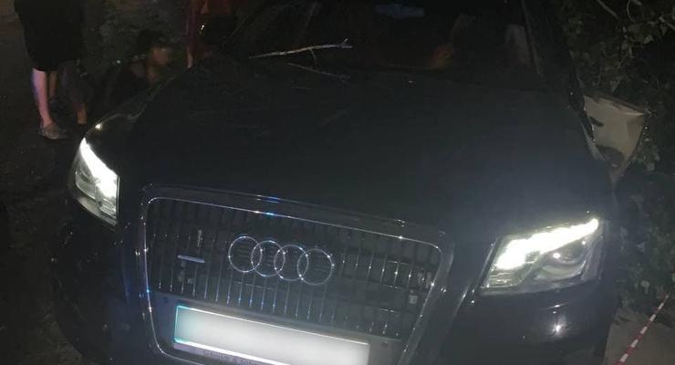 В Киеве пьяная судья на "мамином" авто сбила столб, - СМИ
