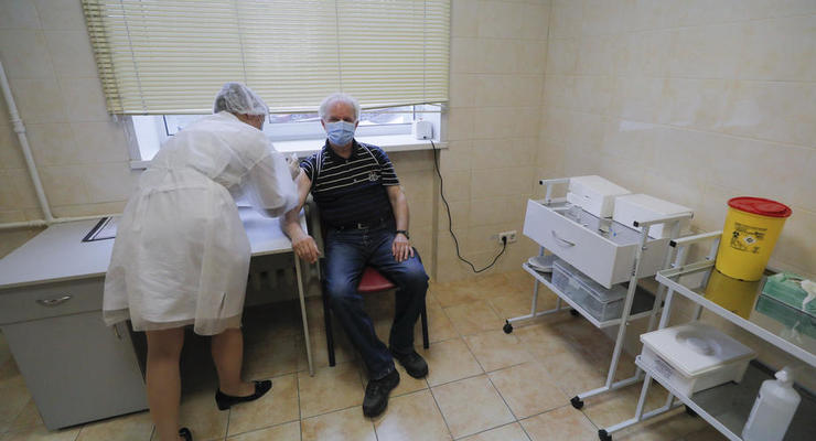 Новый рекорд: В Украине за сутки вакцинировали больше 139 тыс человек