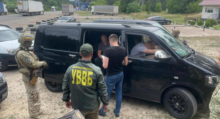 Трижды прорывался в Украину: Россиянин пытался подкупить пограничников