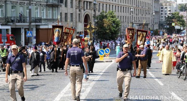 Крестный ход: Полиция и УПЦ МП разошлись в оценке числа участников