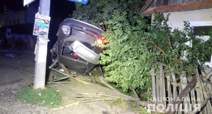 На Закарпатье пьяный водитель ночью сбил троих пешеходов