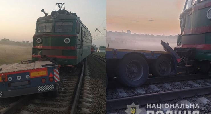 На Полтавщине поезд столкнулся с грузовиком: пострадала дежурная переезда