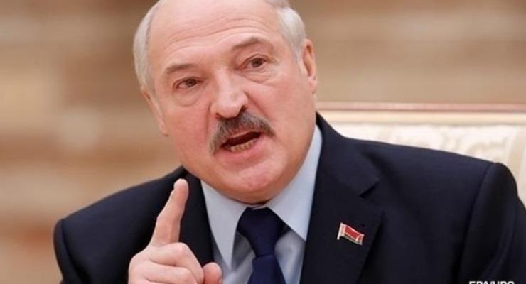 Лукашенко назвал Тихановскую дурой