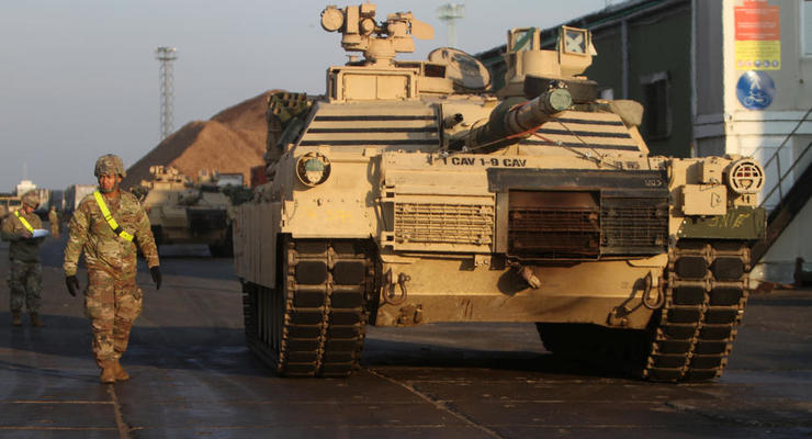 У границ Украины разместят танки США: Будут сдерживать агрессора