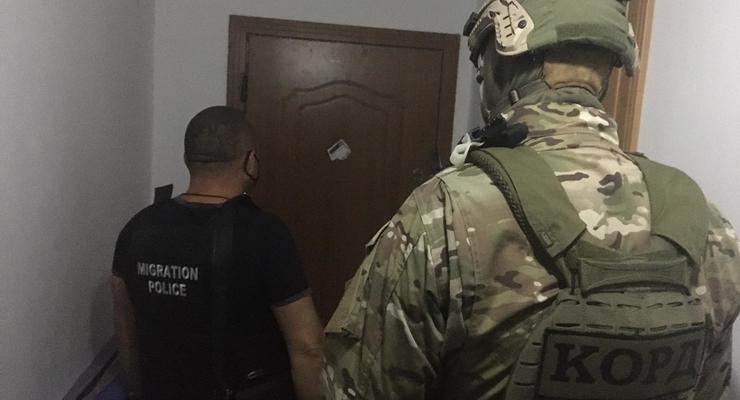 Обещали работу за рубежом: На Тернопольщине задержана банда мошенников