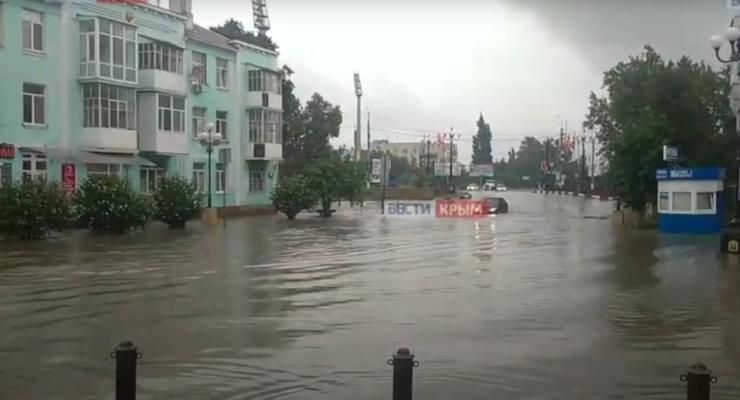 В Крыму снова затопило Керчь