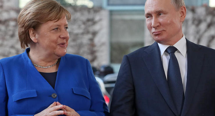 Перед визитом в Киев Меркель встретится с Путиным в РФ