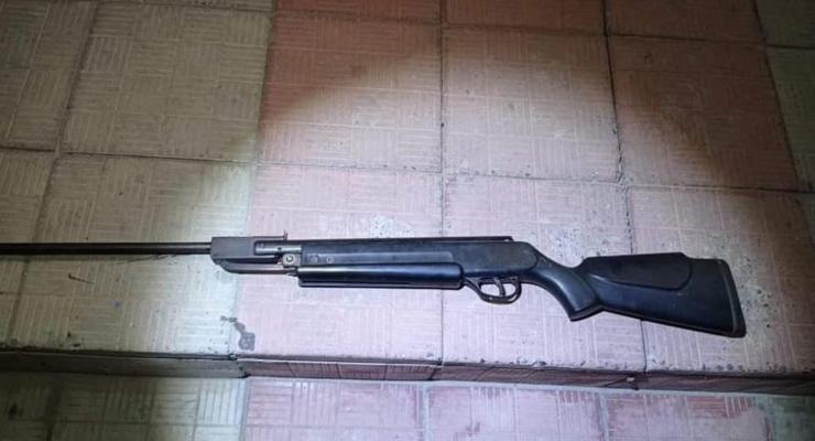 На Луганщине юноша обстрелял группу детей, один тяжело ранен