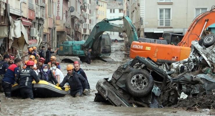 Затопленные регионы Турции объявили зоной бедствия
